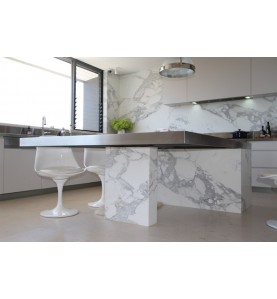 Crema Luminous Limestone Tile - Honed|Benchtop:Calacatta Marble