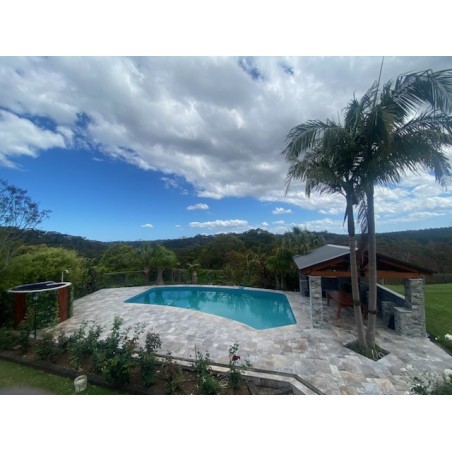 Silver French Pattern Tumbled Paver Travertine 30mm